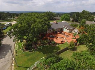 701 Oak Ridge Dr, Sand Springs, OK 74063