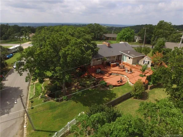 701 Oak Ridge Dr, Sand Springs, OK 74063