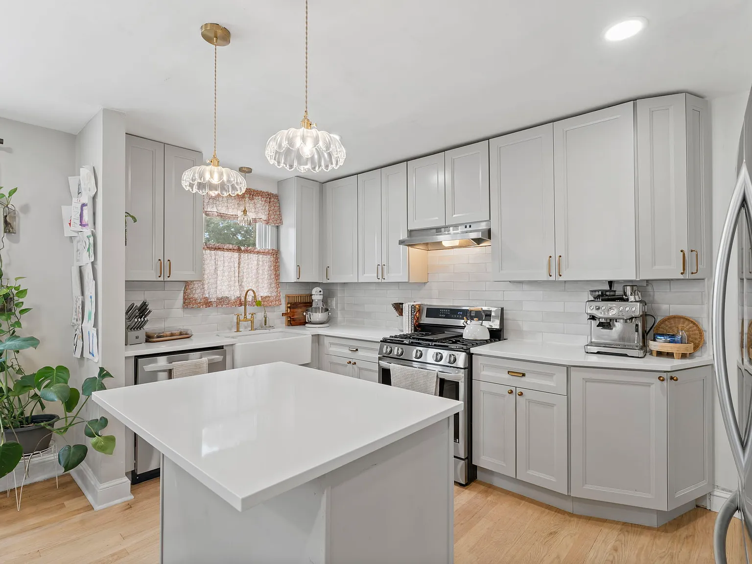 3 bed, 1254 sqft, $3,200 — Photo 3