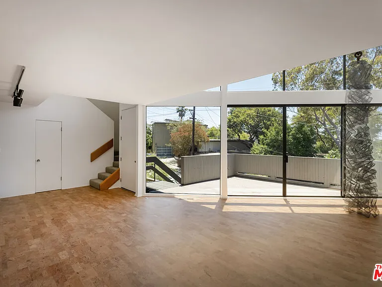 3035 Windsor Ave — Photo 16