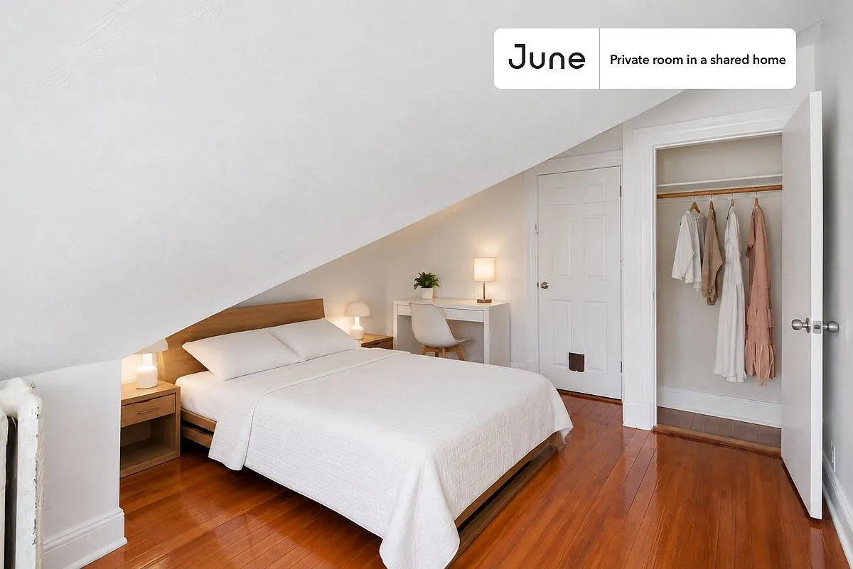 Queen bedroom in 6 bed/2 bath home in Allston #539 F — Photo 1