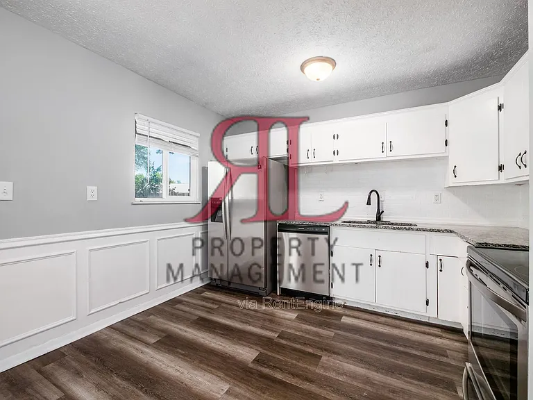 363 Regents Rd — Photo 6