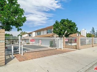 18319 Collins St APT 1, Tarzana, CA 91356
