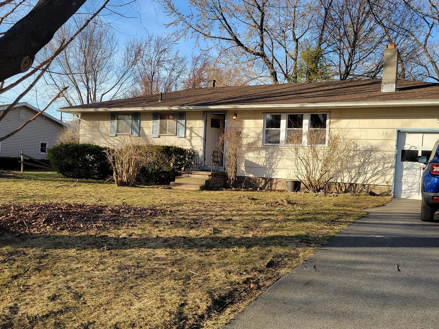 3 bed, 1050 sqft, $2,200 — Photo 1