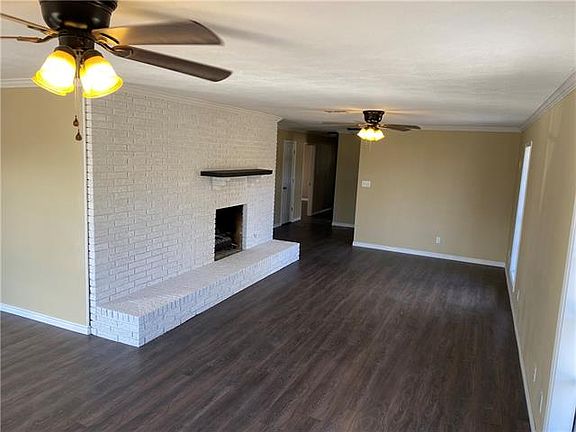 5th image of 2215 Janelle Ave