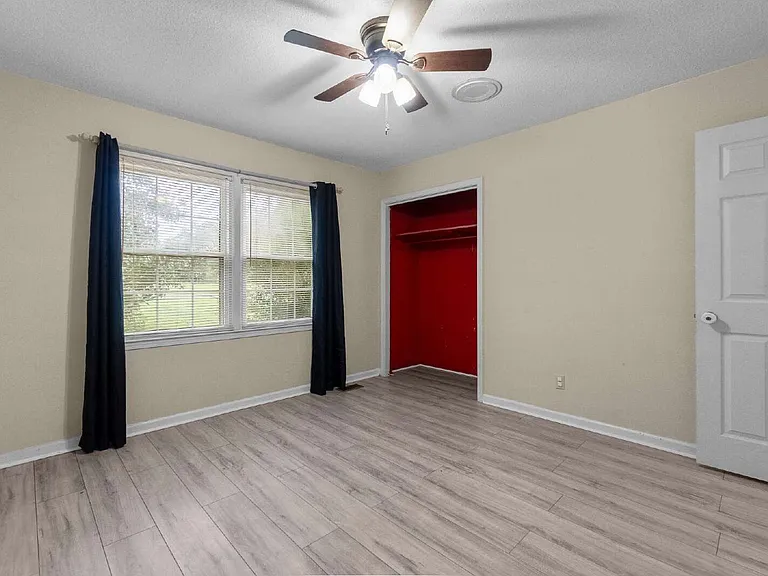 9 Bancroft Dr — Photo 34