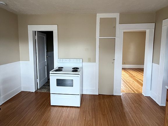 3rd image of 119 Meadow St #3