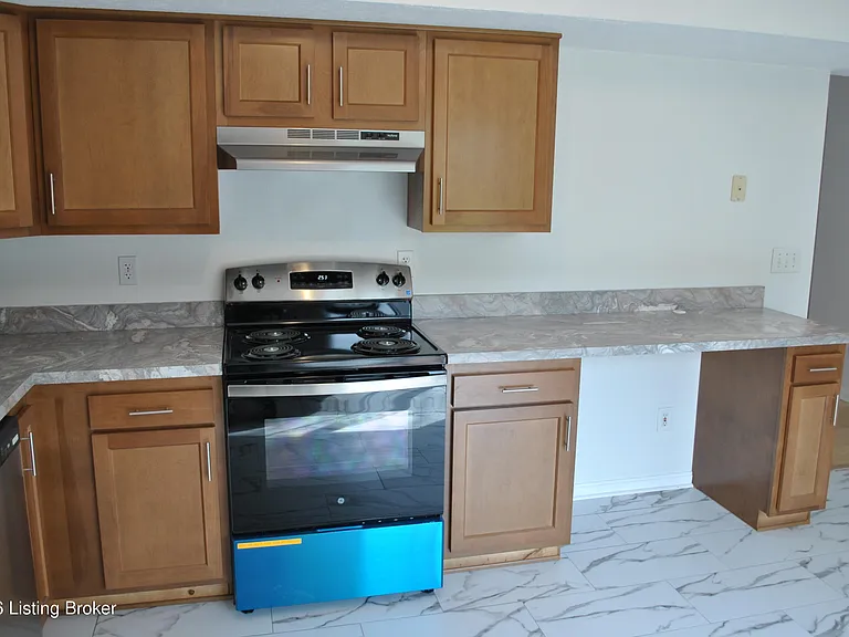 4118 Hickoryview Dr — Photo 6