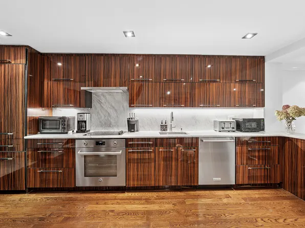 165 East 71st Street image 5 of 12