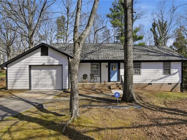 6445 Armindale Ave, Rural Hall, NC 27045