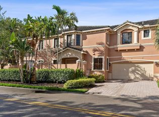 2742 Kinsington Circle, Weston, FL 33332