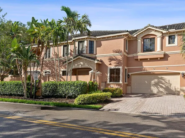 2742 Kinsington Circle, Weston, FL 33332