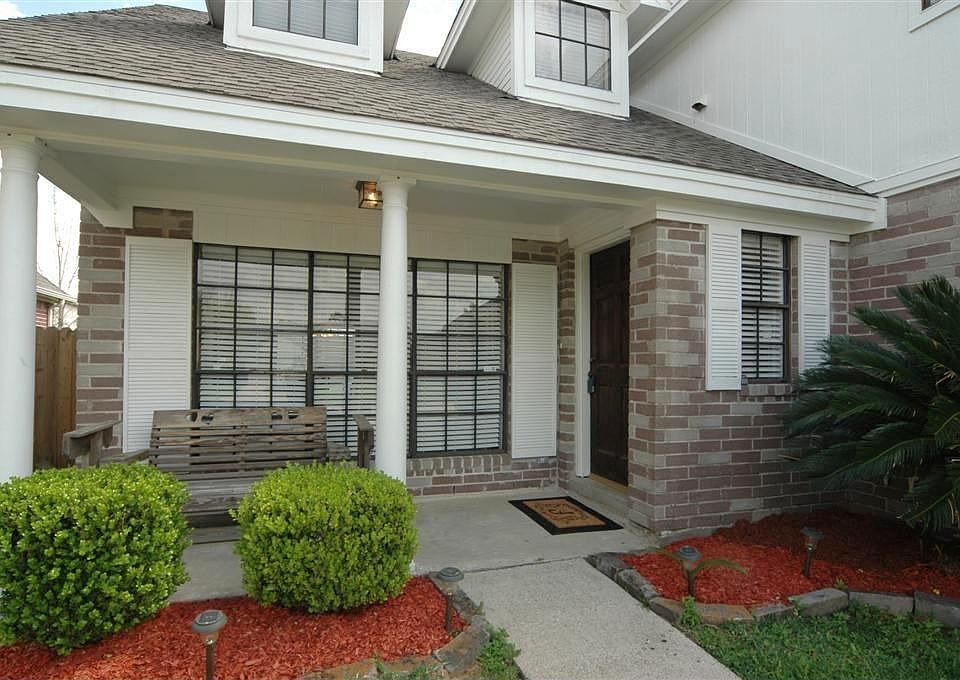 1st image of 707 Apple Ln