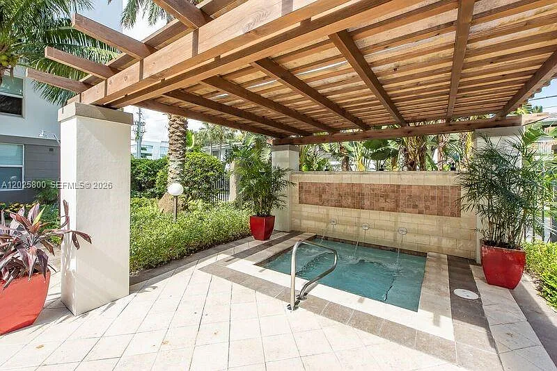 Lauderdale One Condo — Photo 3