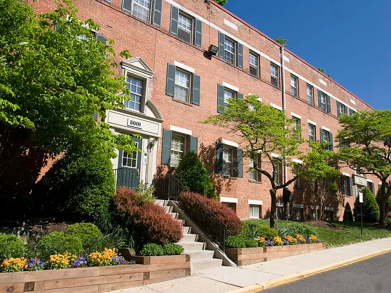 Rock Creek Spring Apartments Building