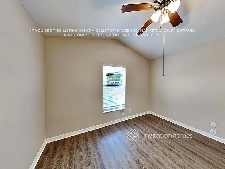 723 Berwick Dr — Photo 10