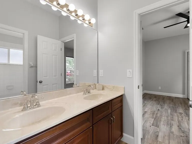 3827 Misty Landing Dr — Photo 17
