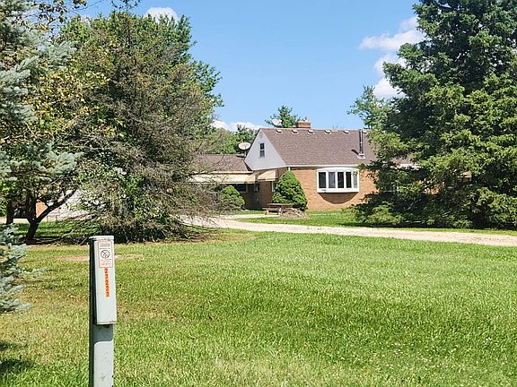 3rd image of 27227 Dayton Rd