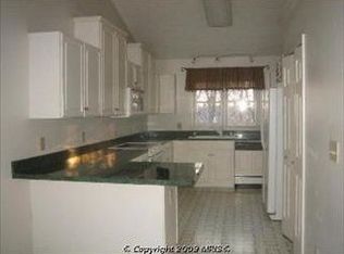 392 Sandford Dr, Fredericksburg, VA 22406