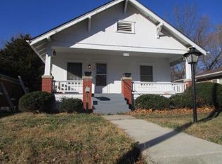 905 N 10th St, Atchison, KS 66002