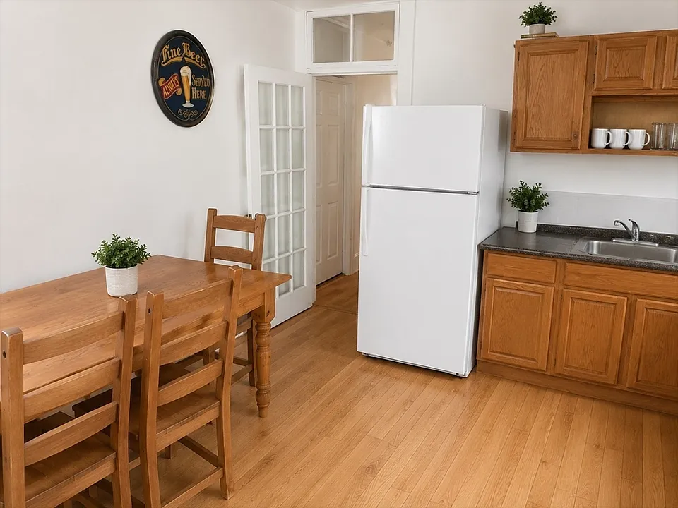 60 Calumet St #3