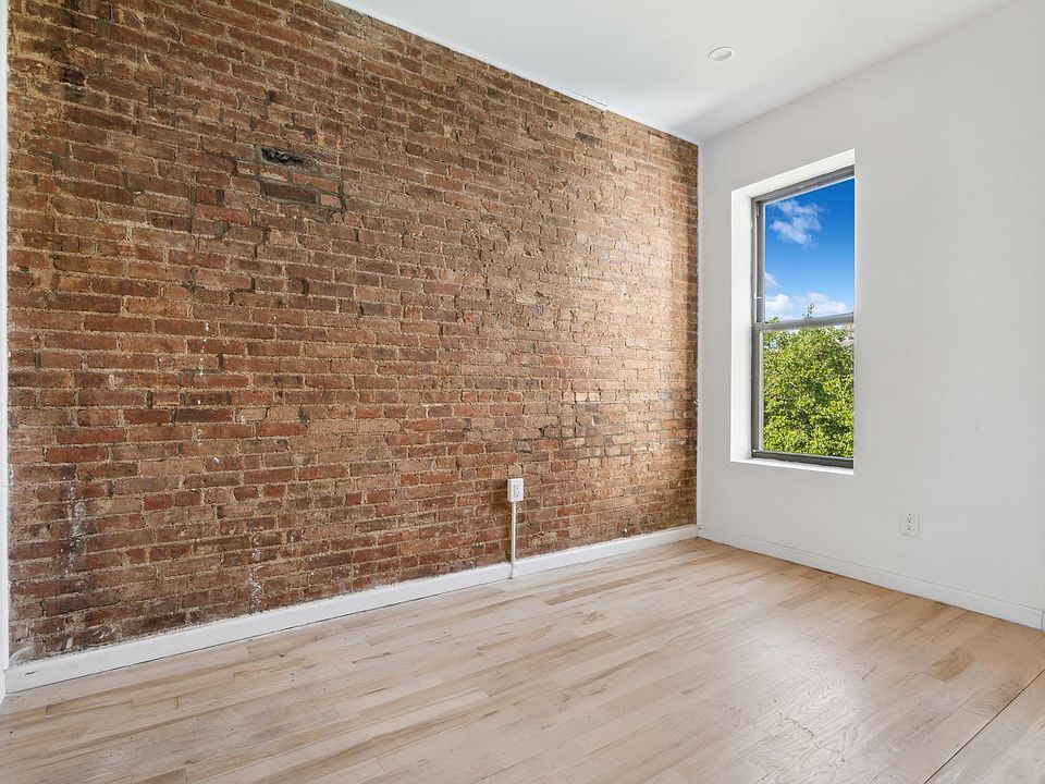 2nd image of 103 W 131st St #3R