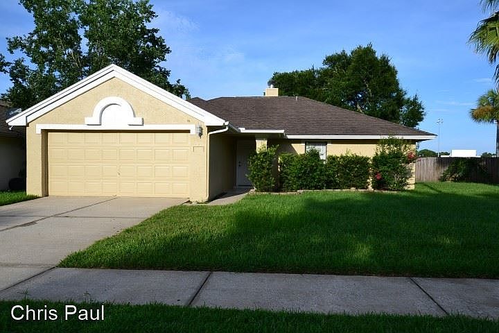 1st image of 676 Holbrook Cir