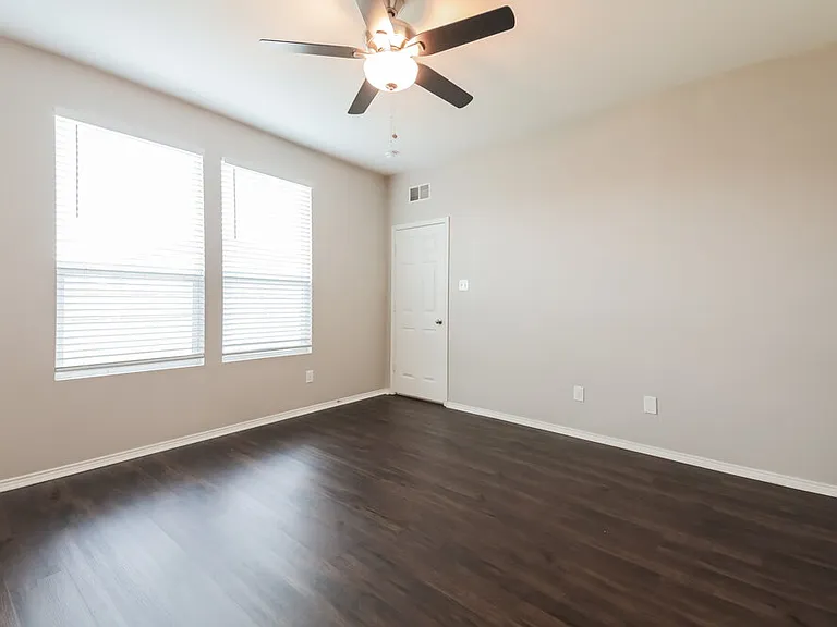 1724 Gayla Creek Dr — Photo 11
