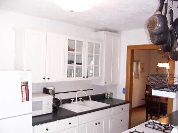 5th image of 5928 N Winthrop Ave