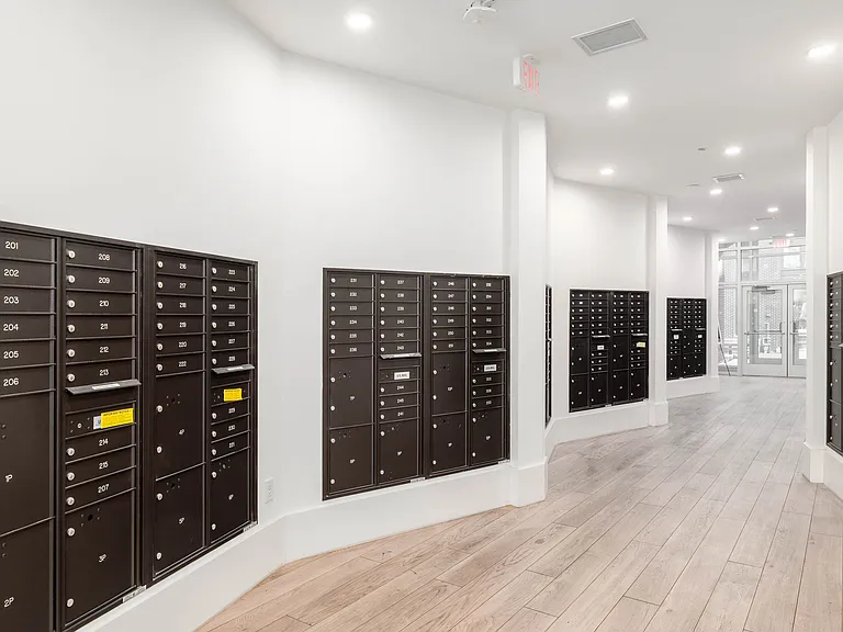 The Howell - 2101 Washington Ave — Photo 18