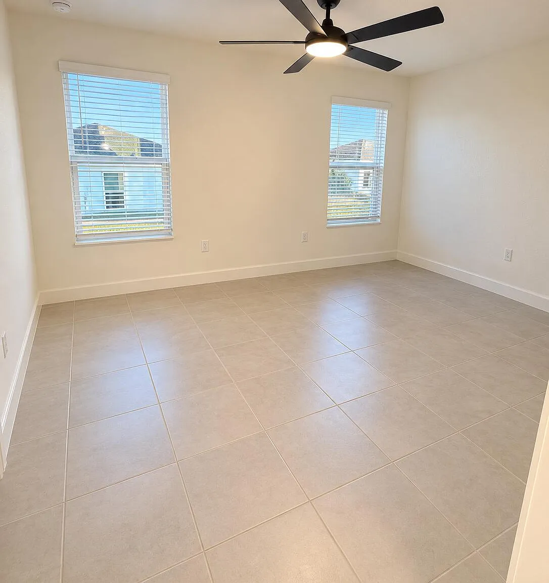 3 bed, 2.0 bath, 1511 sqft, $2,100 — Photo 2