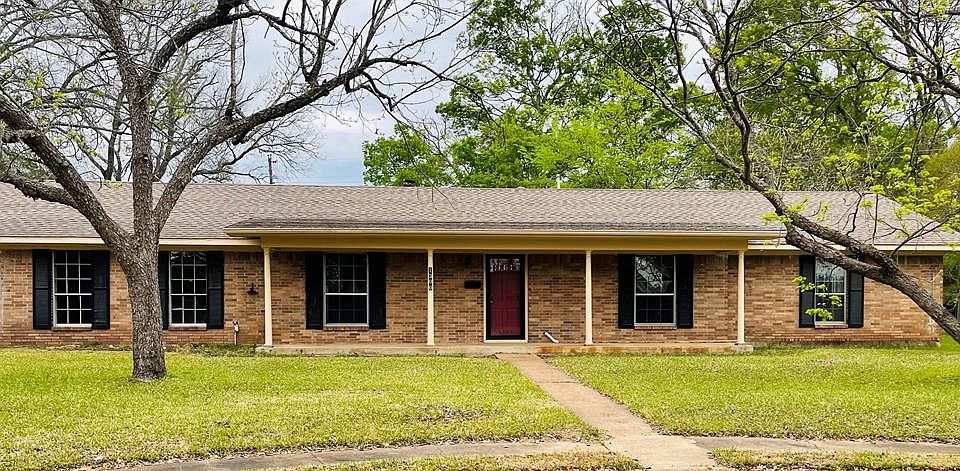 1st image of 1300 Plantation Dr