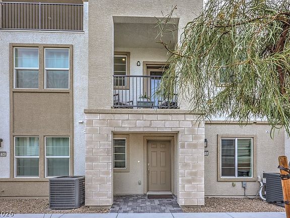 3rd image of 6110 Garden Oasis St