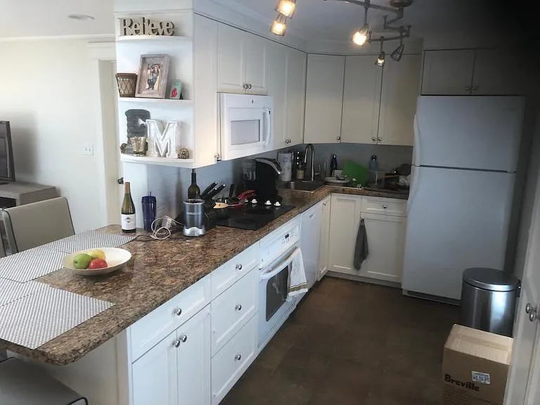 1748 N North Park Ave #3 — Photo 6