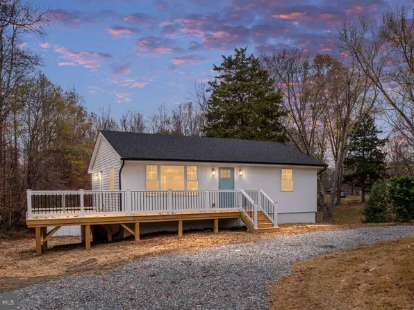 135 Morton Rd, Fredericksburg, VA 22405