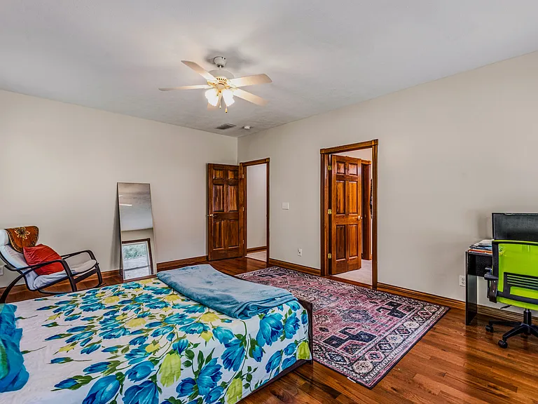 725 Greystone Ct — Photo 29
