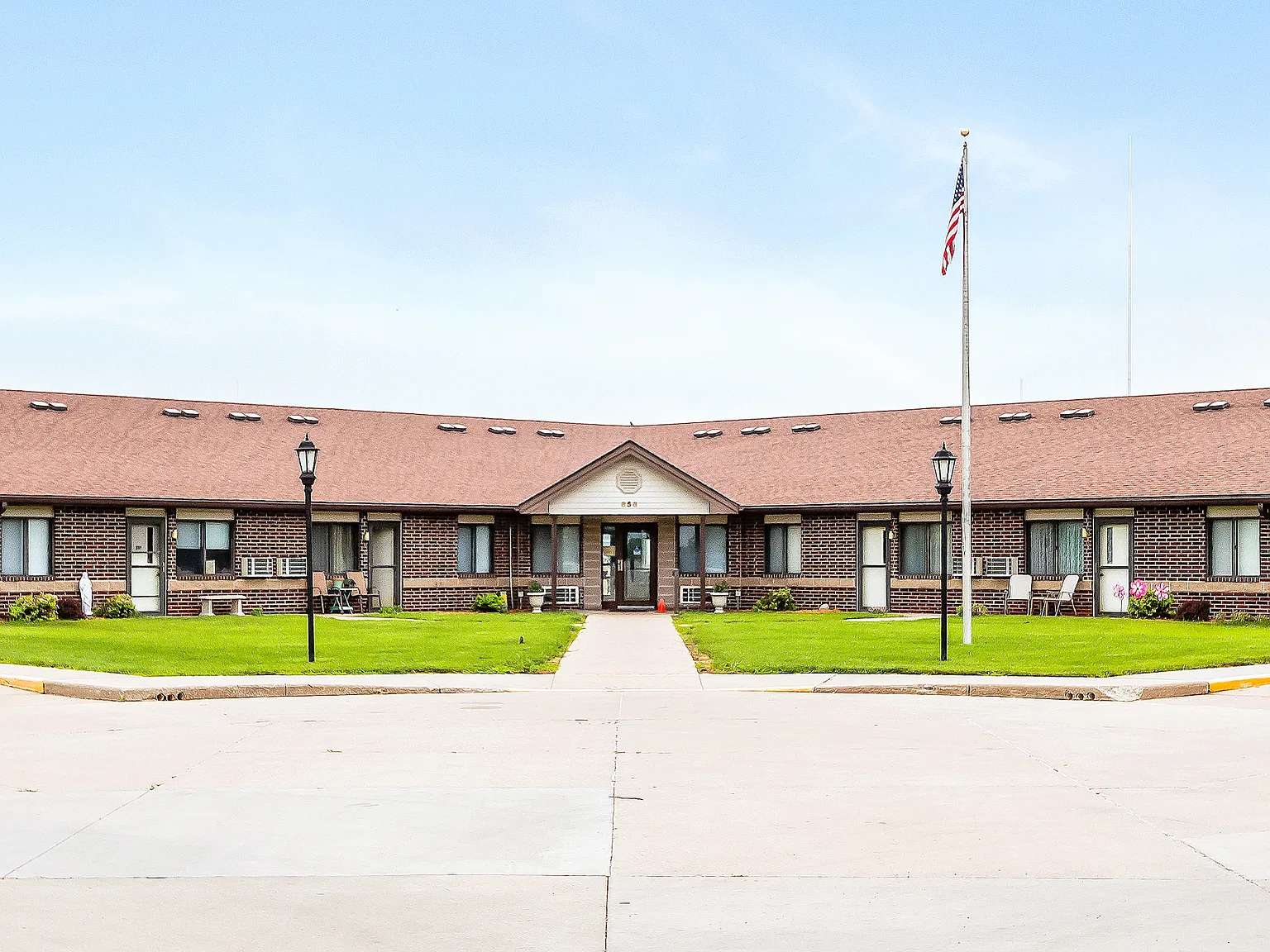 Clover Ridge Apartments — Photo 1