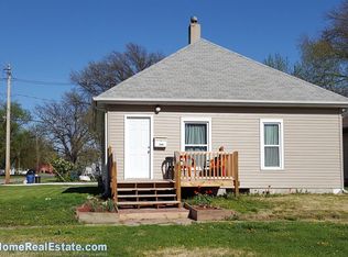 1044 Pine Ave, Crete, NE 68333