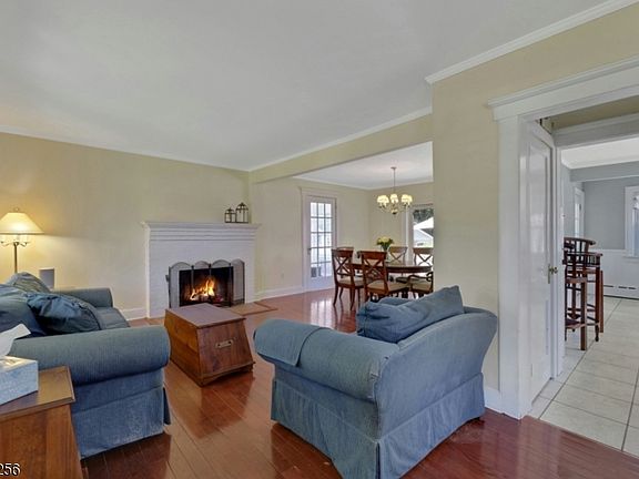 5th image of 69 Highland Ave