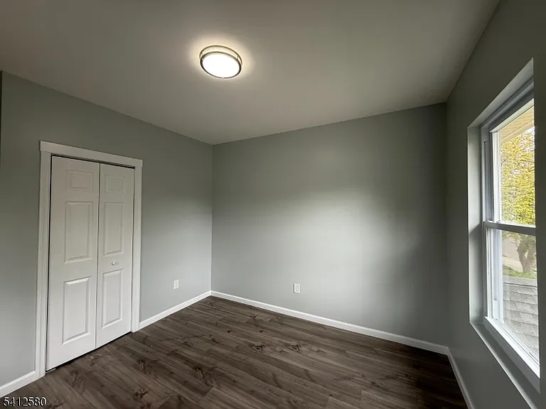 190 E Lindsley Cedar — Photo 7