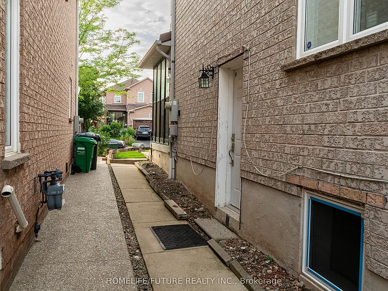 620 Madame St — Photo 41