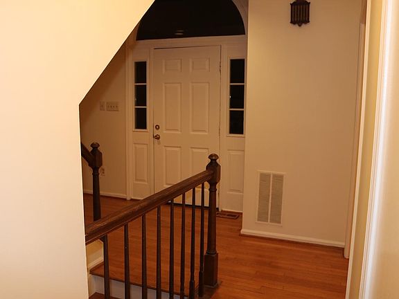 2nd image of 5115 Glen Meadow Ct