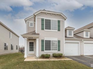 2431 Roxbury Ln, Montgomery, IL 60538