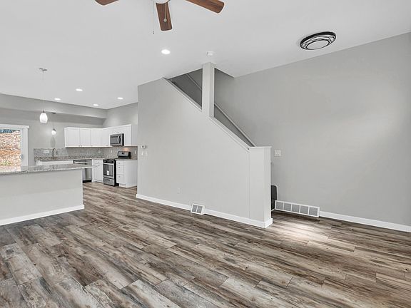 4th image of 1306 Stranmore St