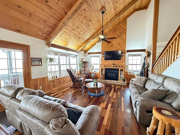 2nd image of 2096 Qmc Rd