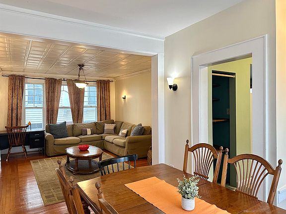 3rd image of 72 Pawling Ave