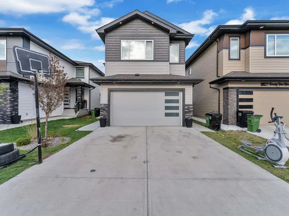 1827 22nd St NW, Edmonton, AB T6T 2M5