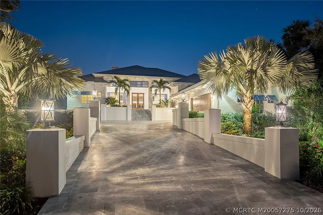 6 bed, 6.0 bath, 6104 sqft, $55,000 — Photo 1