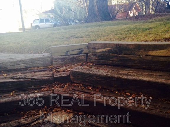 2nd image of 2030 8th Ave #2