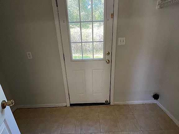 3rd image of 1659 Fresno St